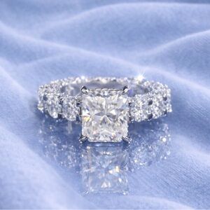 Elegant Silver Diamond Ring
